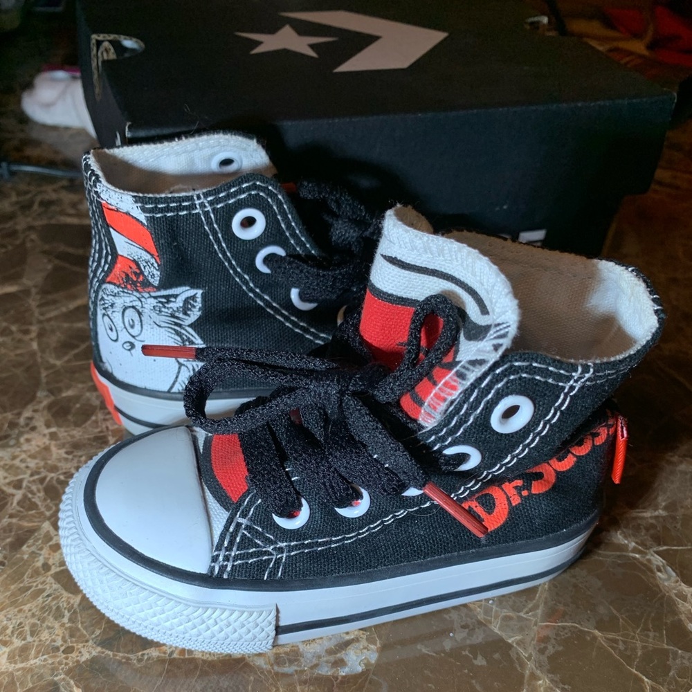 Toddler Size 4 Dr Seuss Converse Chuck Taylor